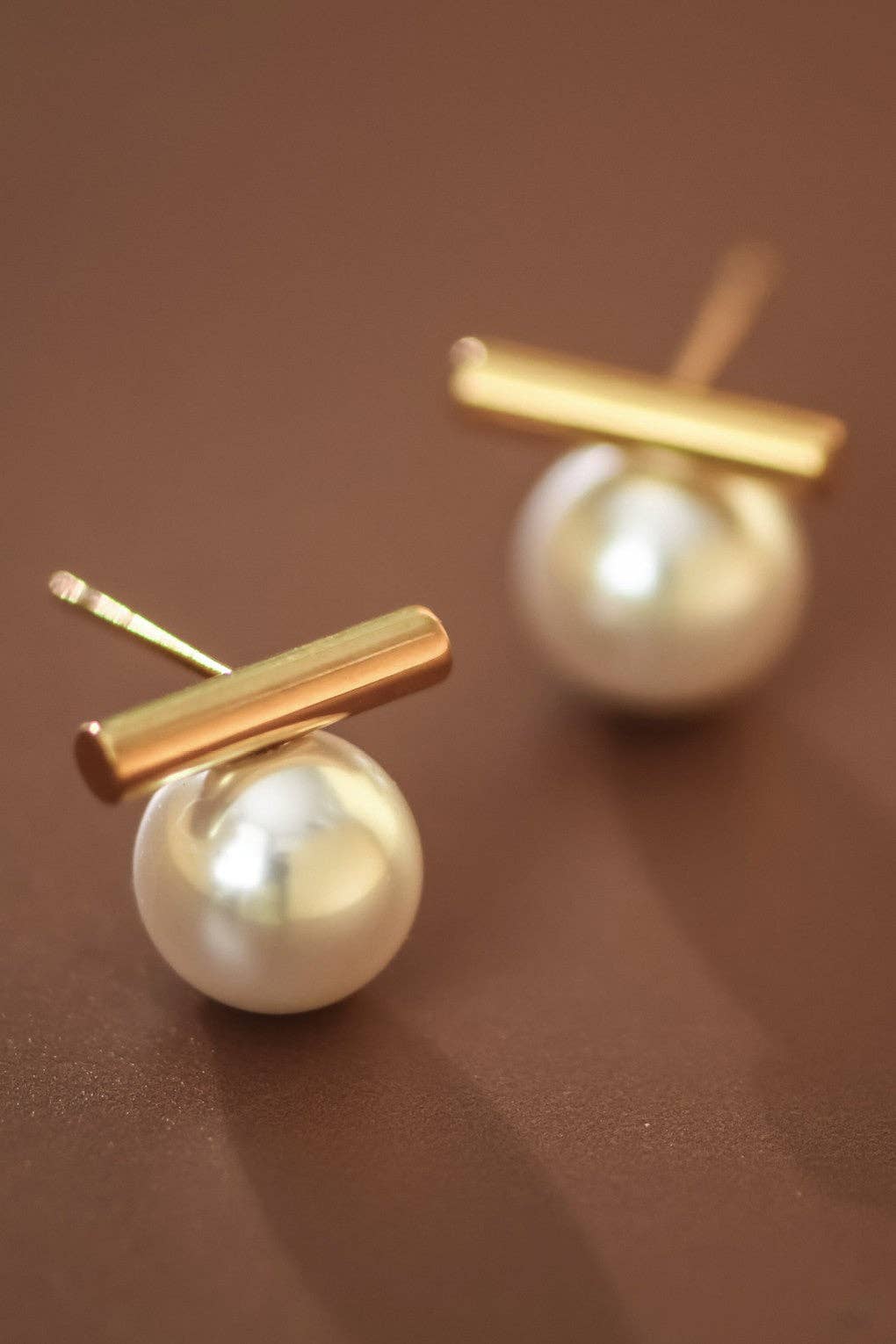 Pearl and 18K Gold Plated Stainless Steel Stud Earrings - 7769