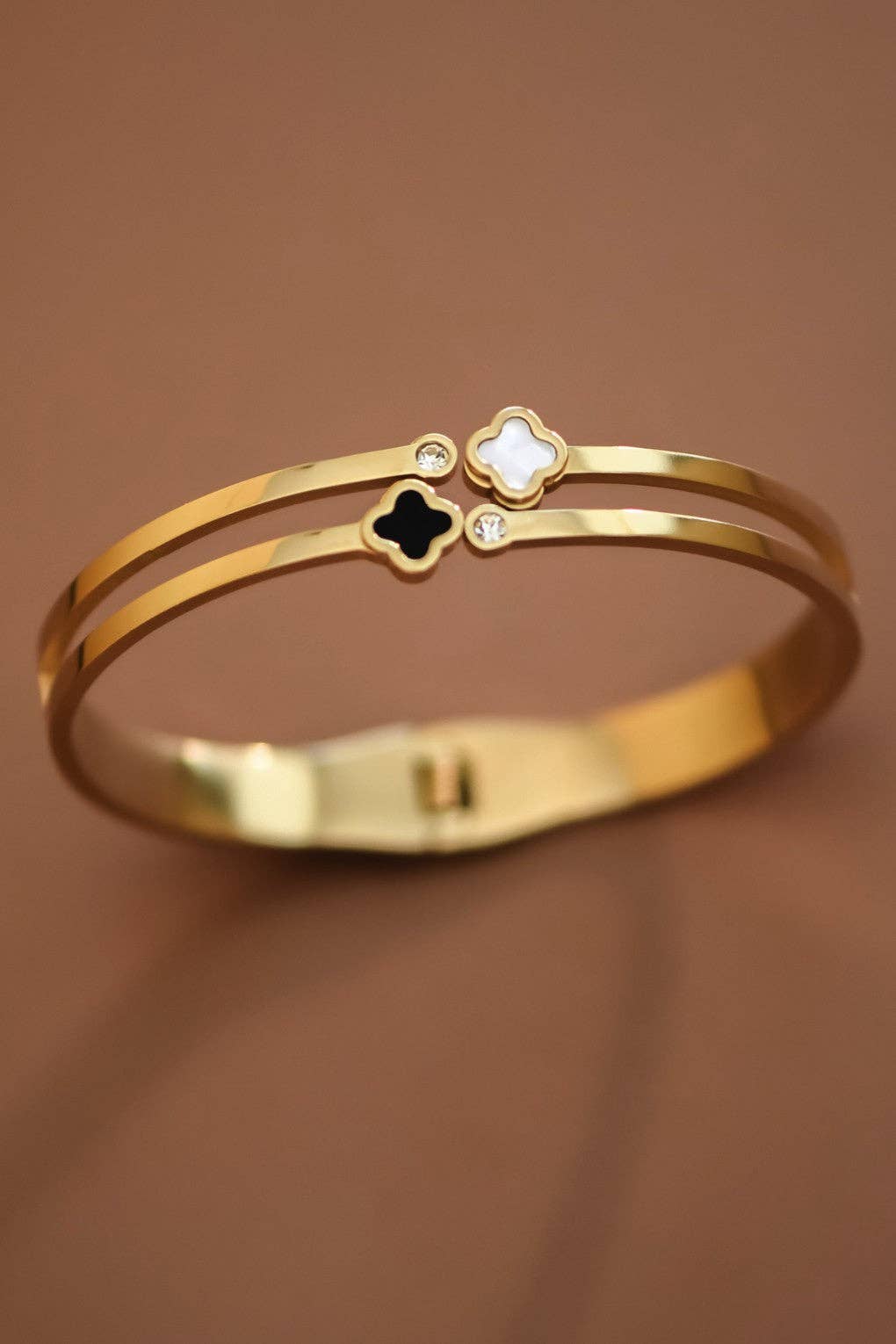 Inlay Mother of Pearl and Onyx Spring Hinge 18K Gold PVD Plated Stainless Steel Bangle - 7733