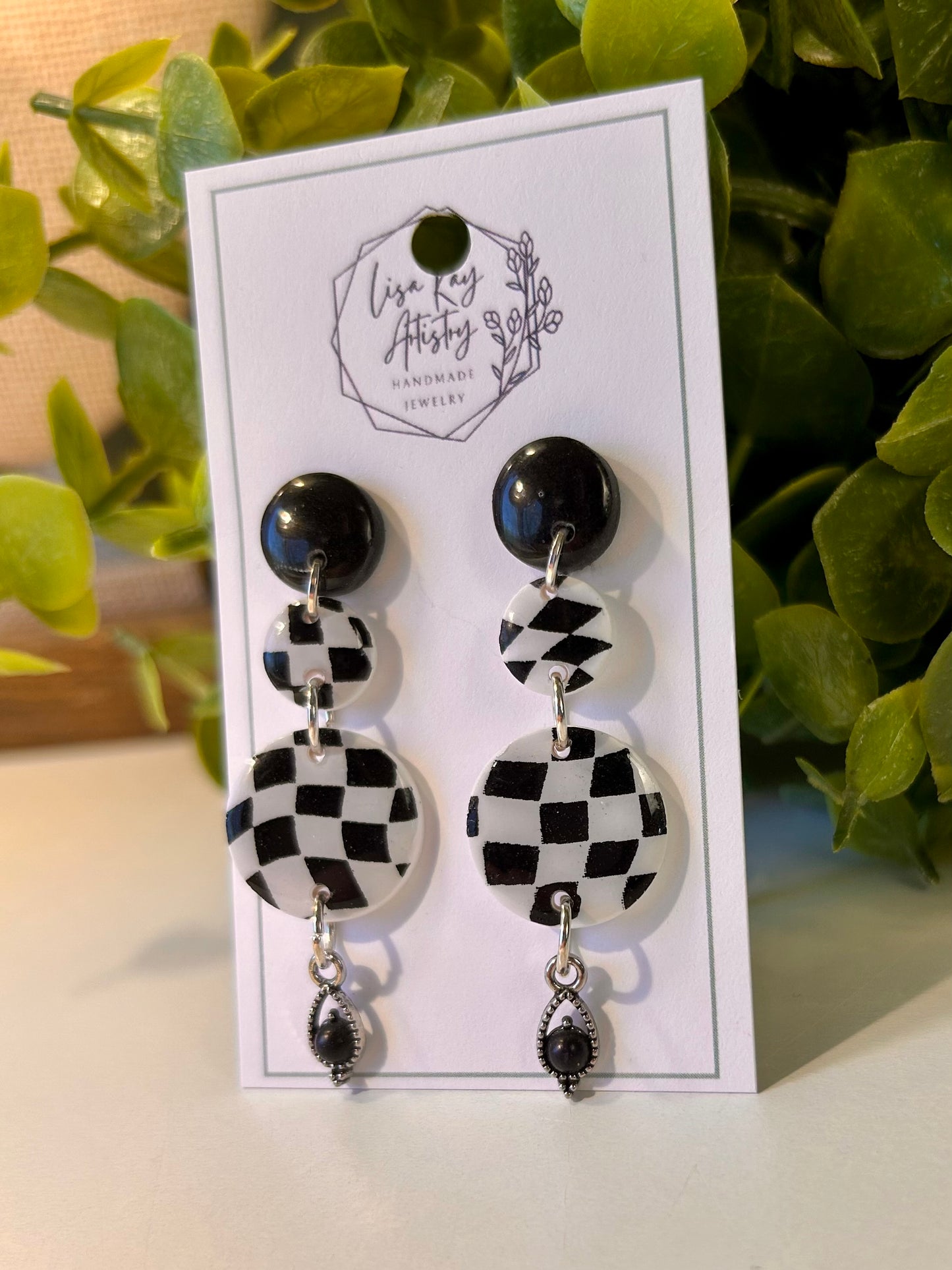 Checker Circles and Onyx Black and White