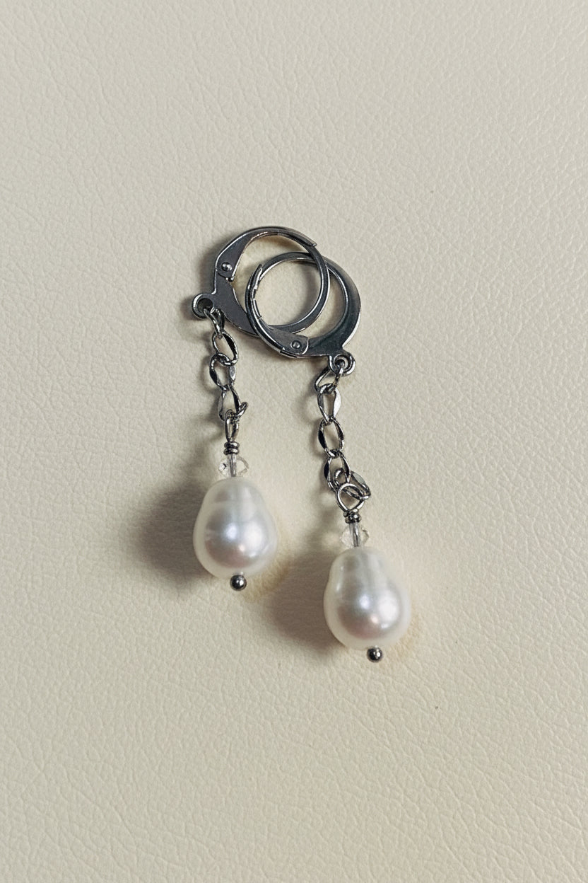 Pearl Earrings in Stainless Steel