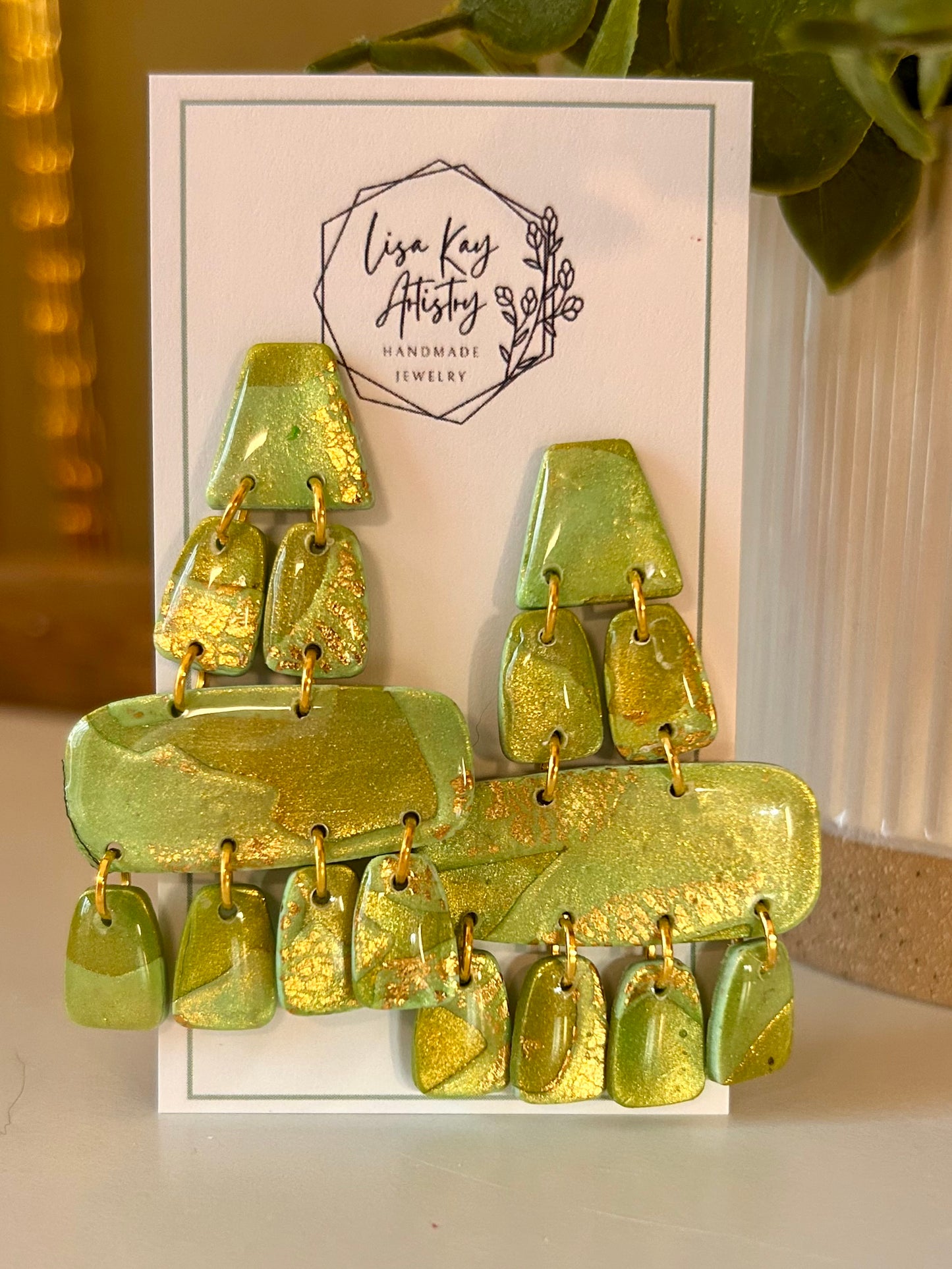 Geometry Statements in Gold and Green