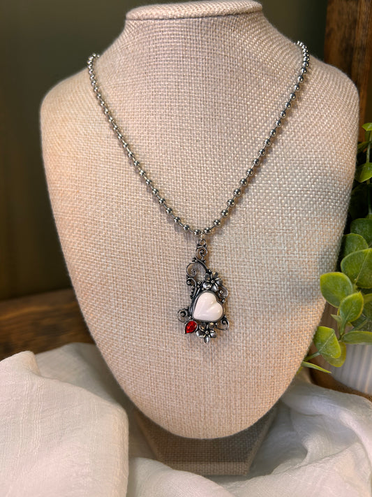 Single pendant charm necklace on ball link chain