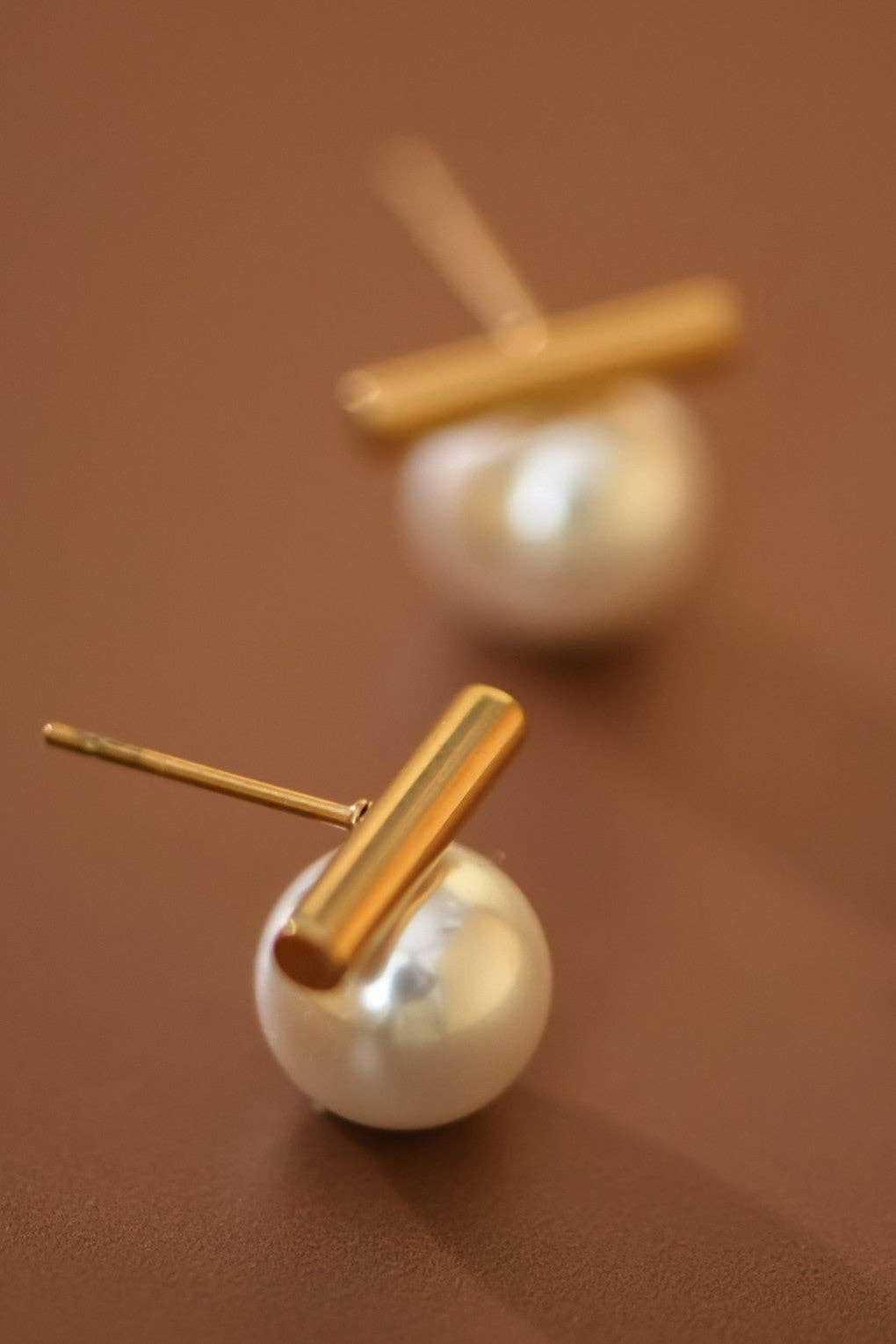Pearl and 18K Gold Plated Stainless Steel Stud Earrings - 7769