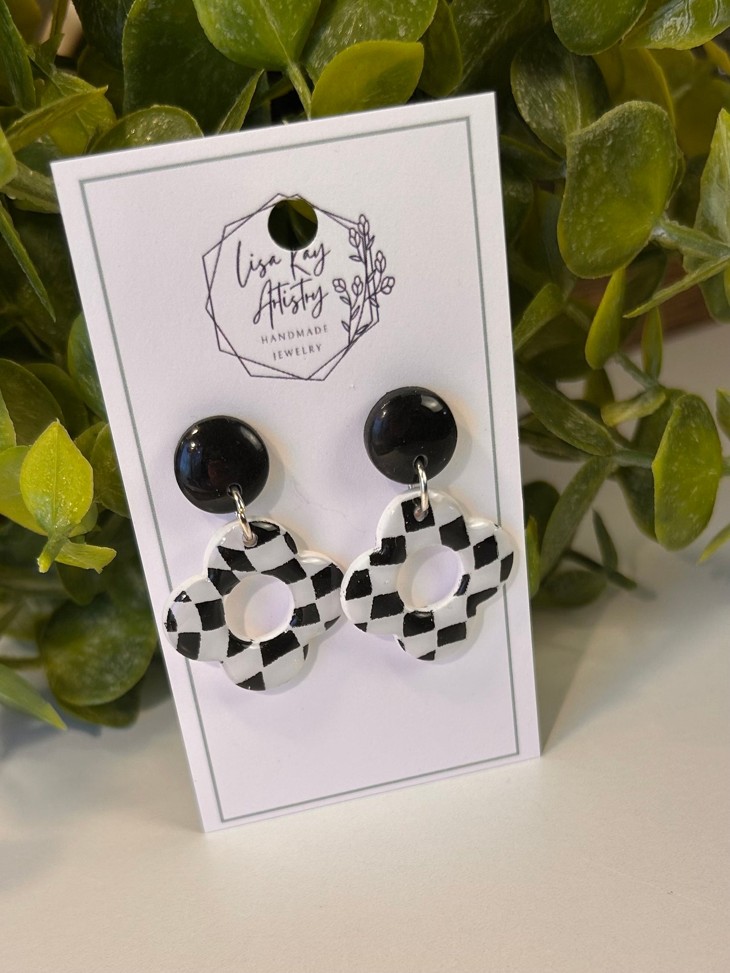 Checker Circles 4 Petals Black and White