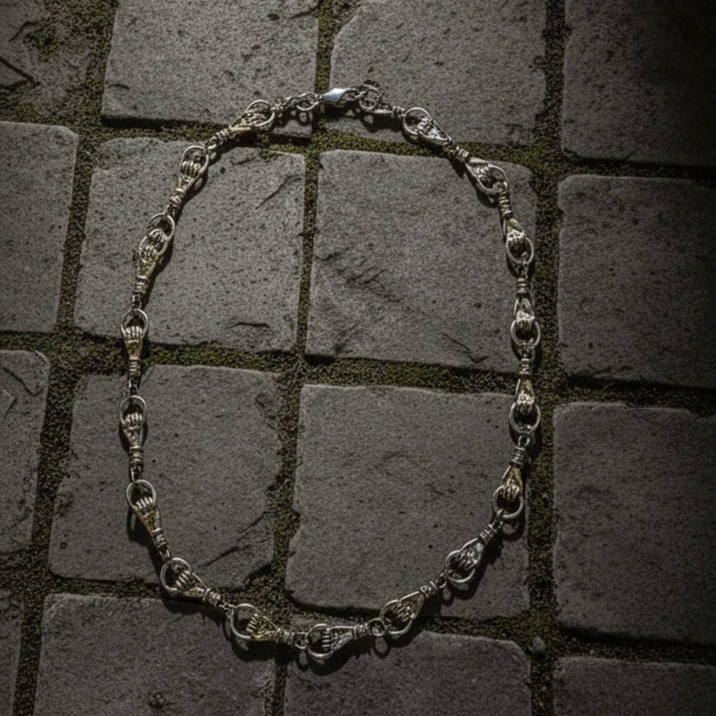 Linked hands Chain Necklace