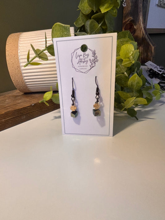 Shamrocks simple beaded dangles