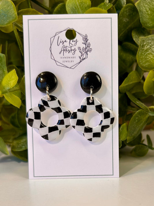 Checker Circles 4 Petals Black and White