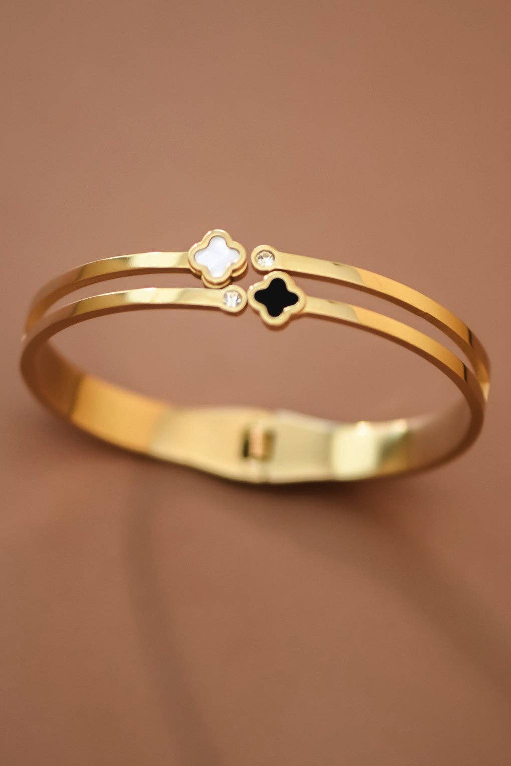 Inlay Mother of Pearl and Onyx Spring Hinge 18K Gold PVD Plated Stainless Steel Bangle - 7733